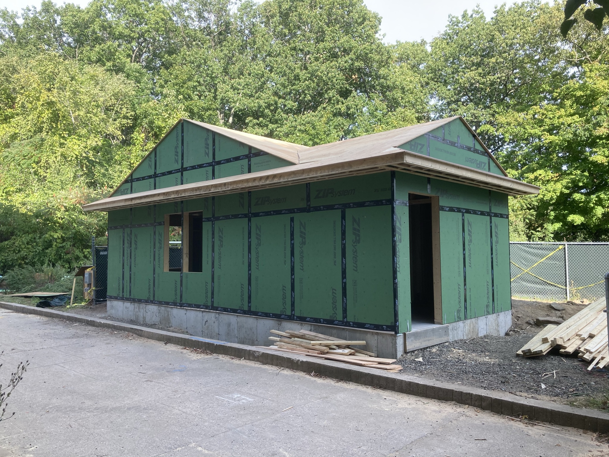 HCC dog kennel framing 4