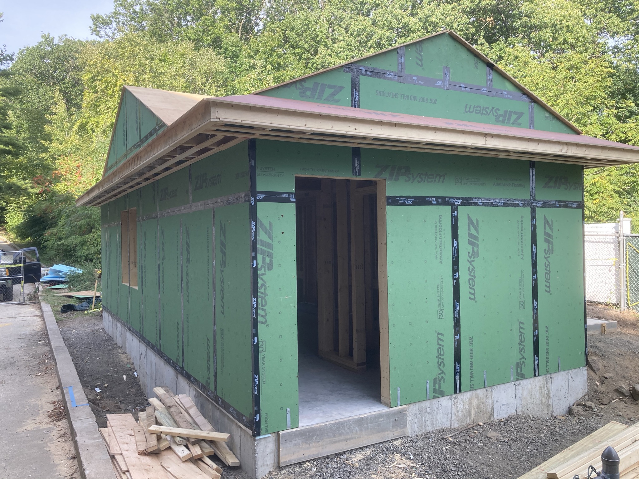 HCC dog kennel framing 3