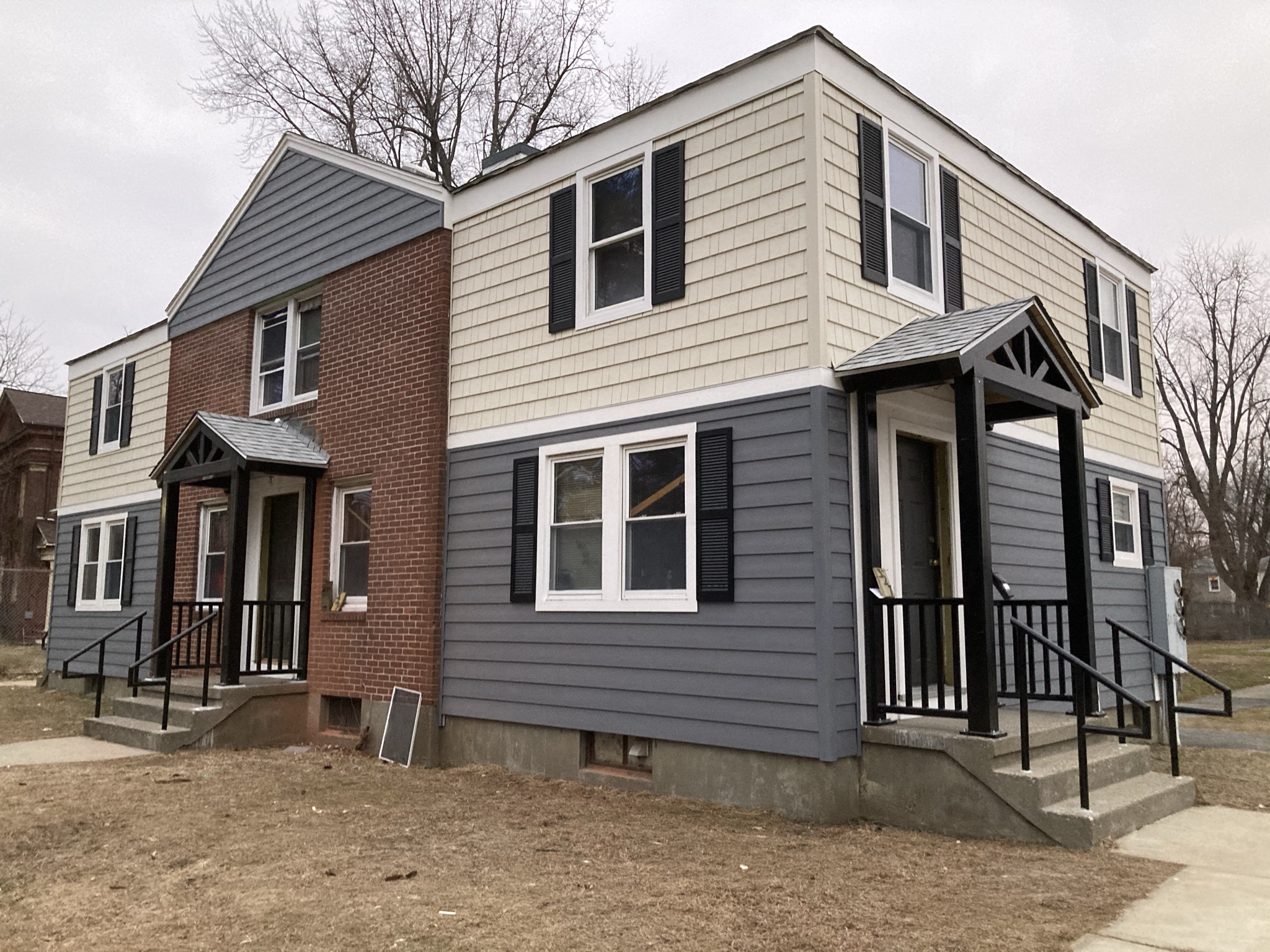 a dorsey construction chicopee housing siding 2